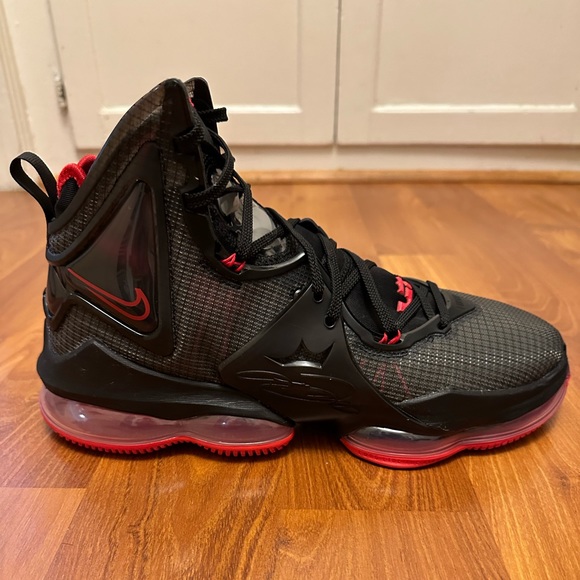 Nike LeBron 19 'Bred' CZ0203-001, Black/Red, Size US 10.5 - Picture 4 of 12